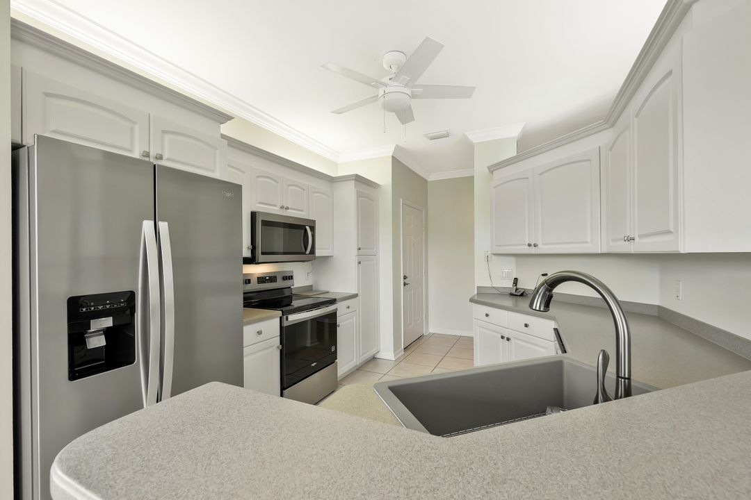 5877 3 Iron Dr #702, Naples, FL 34110