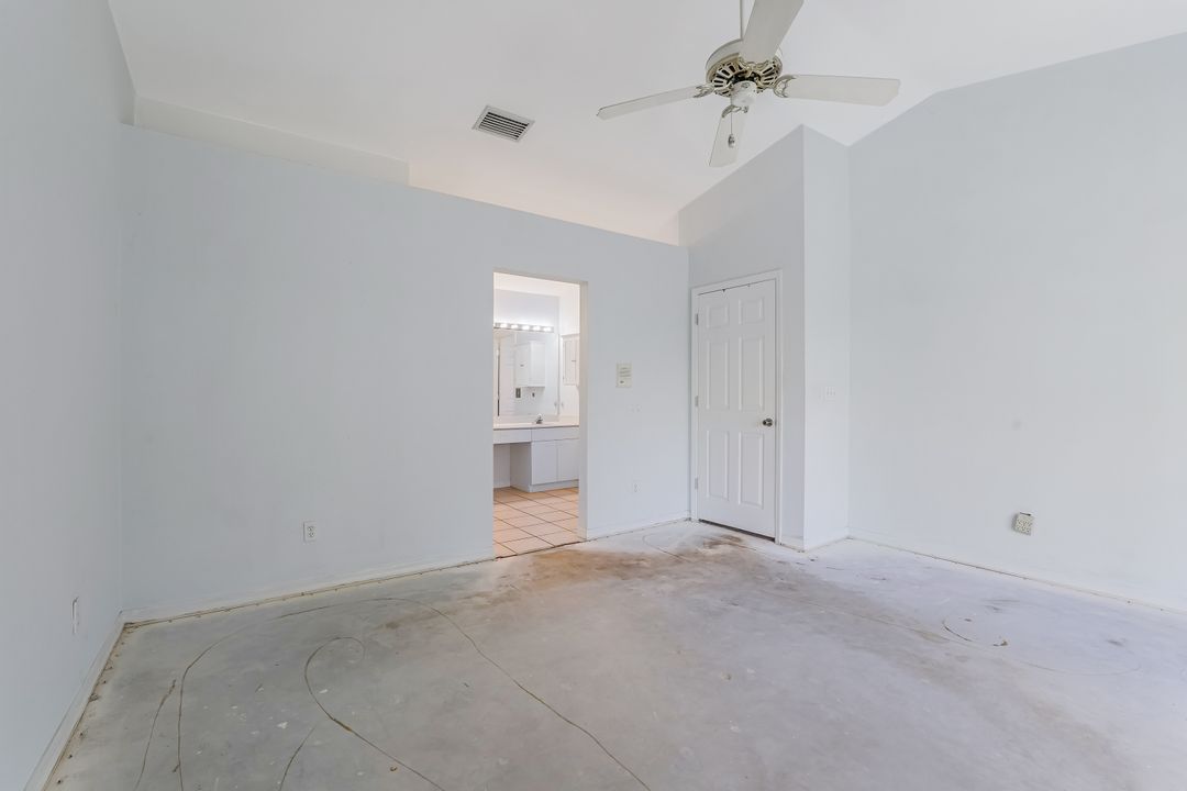 337 Emerald Bay Cir #U1, Naples, FL 34110