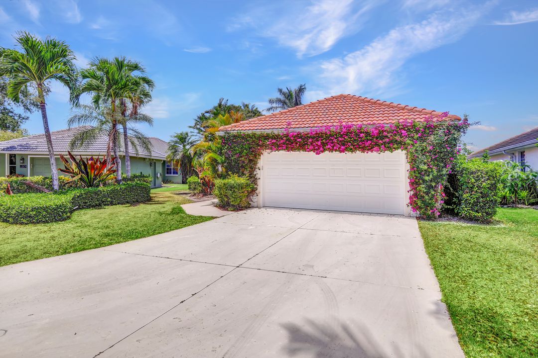 4383 Pomarine Ct, Naples, FL 34119