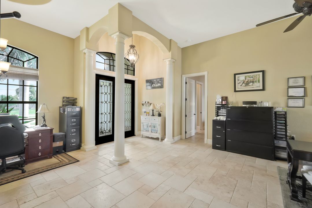 2724 Gleason Pkwy, Cape Coral, FL 33914