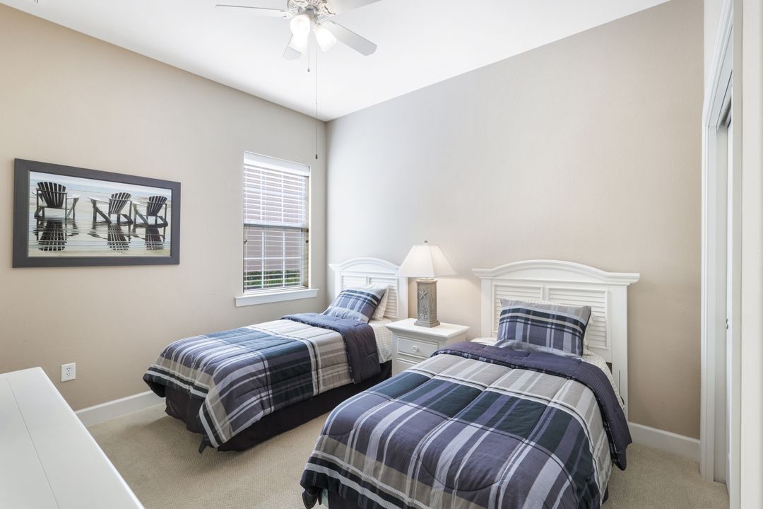12118 Wicklow Ln, Naples, FL 34120