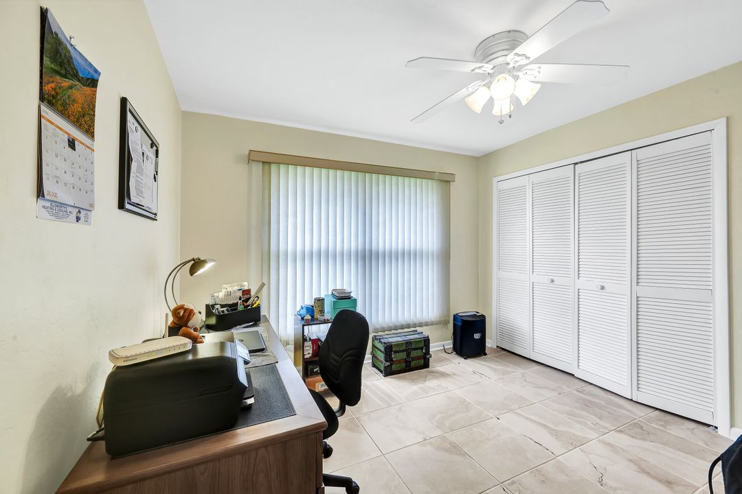 701 SW 52nd St, Cape Coral, FL 33914