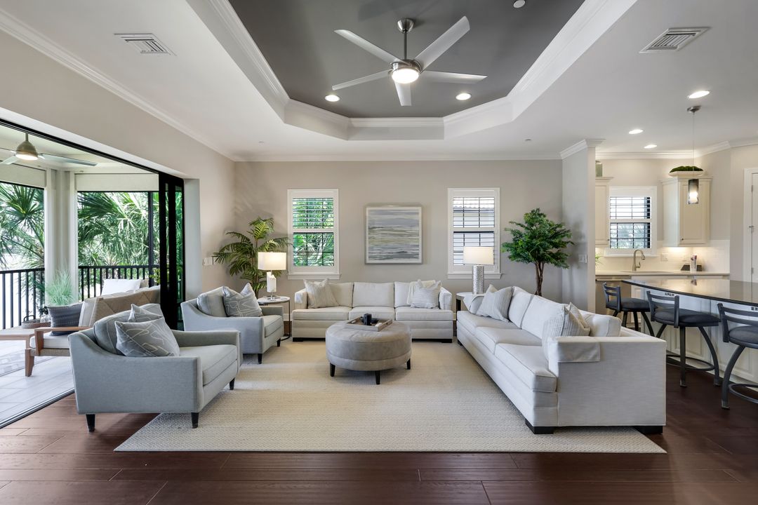 9684 Montelanico Loop #204, Naples, FL 34119