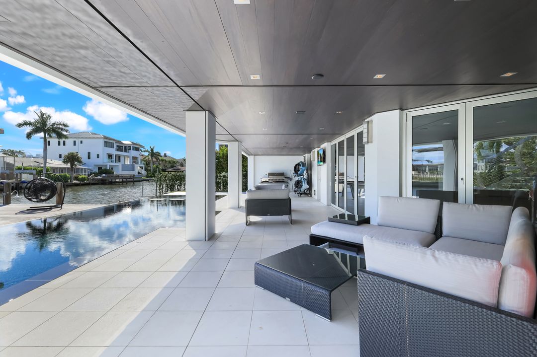 260 Channel Dr, Naples, FL 34108