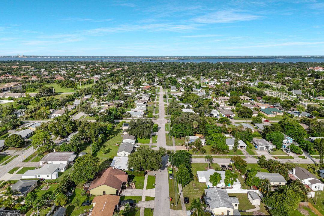 1755 Oakley Ave, Fort Myers, FL 33901