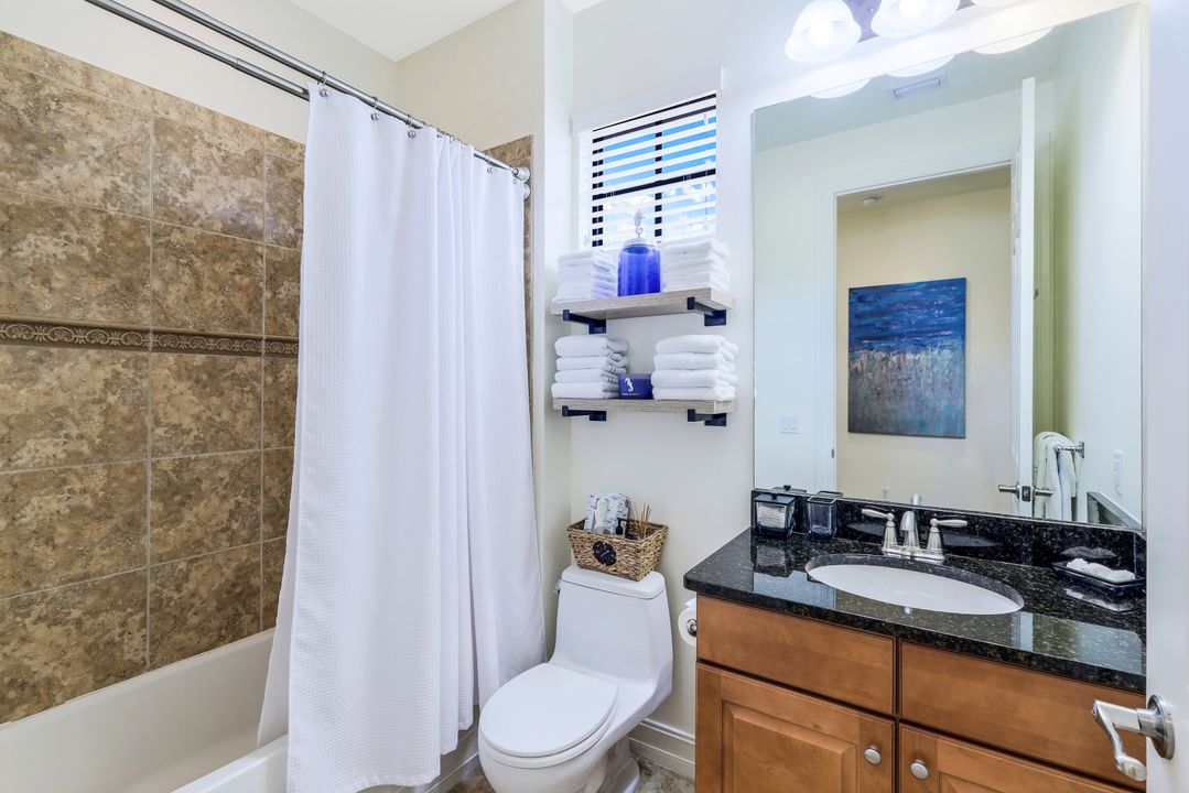 9082 Albion Ln S #6702, Naples, FL 34113