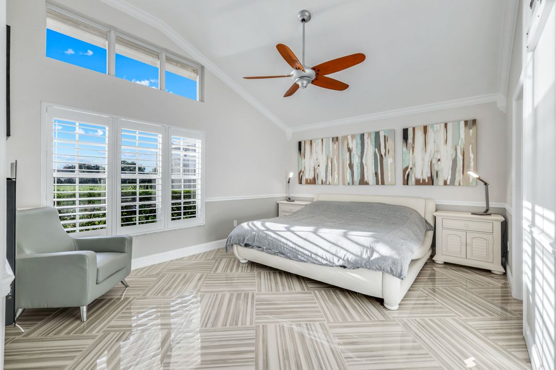 10366 Quail Crown Dr, Naples, FL 34119