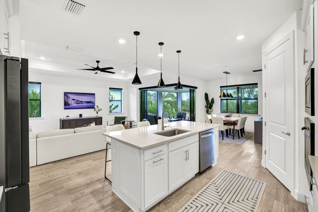 1952 Yellowfin Cir, Naples, FL 34114