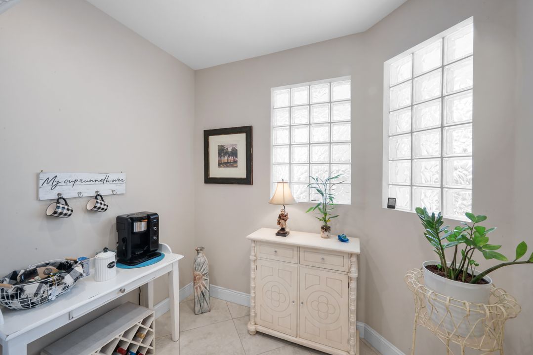 8239 Parkstone Pl #107, Naples, FL 34120