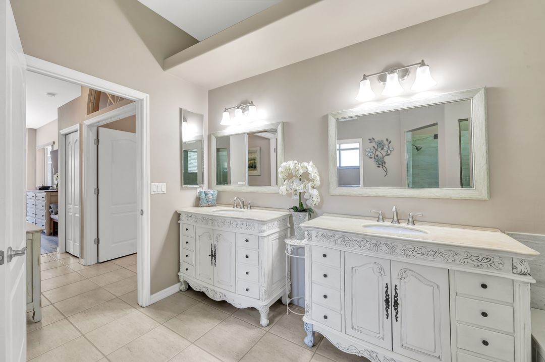 25740 Creekbend Dr, Bonita Springs, FL 34135