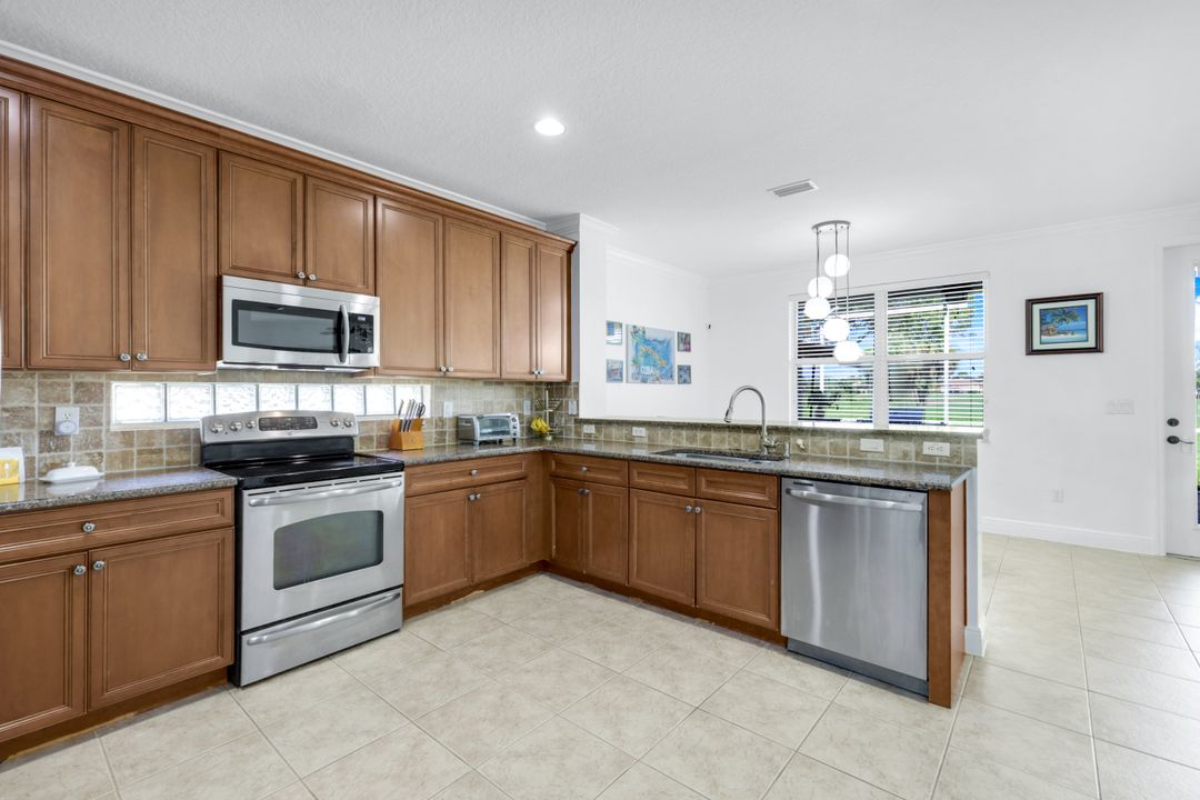 1570 Double Eagle Trail, Naples, FL 34120