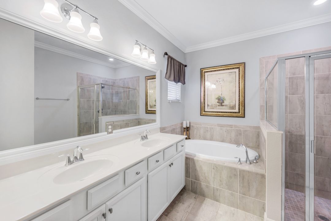 4244 Raffia Palm Cir, Naples, FL 34119