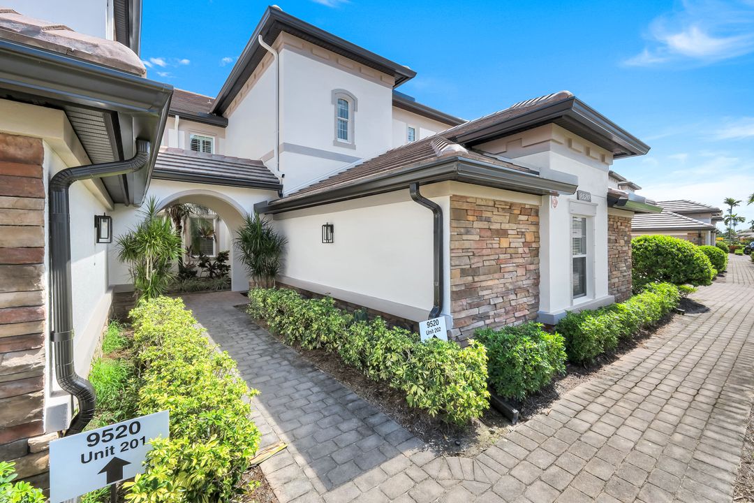9520 Ironstone Terrace #202, Naples, FL 34120