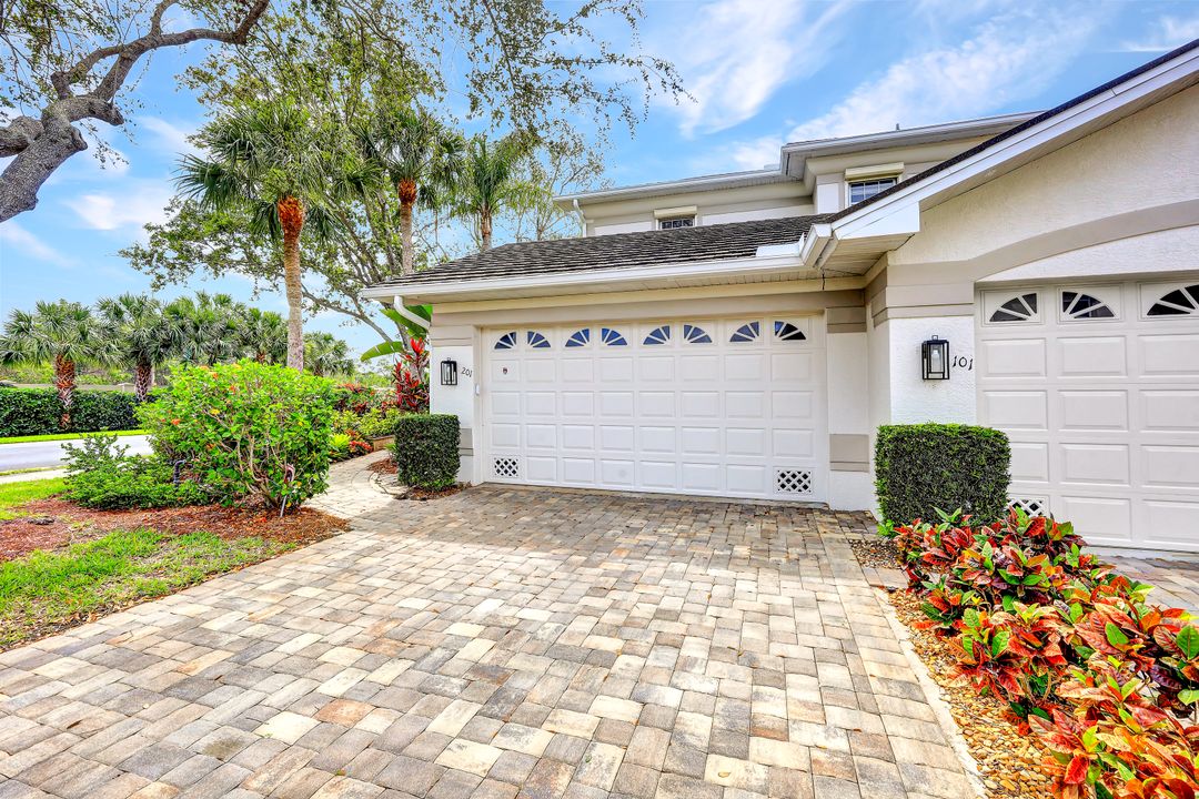 5040 Yacht Harbor Cir #6-201, Naples, FL 34112