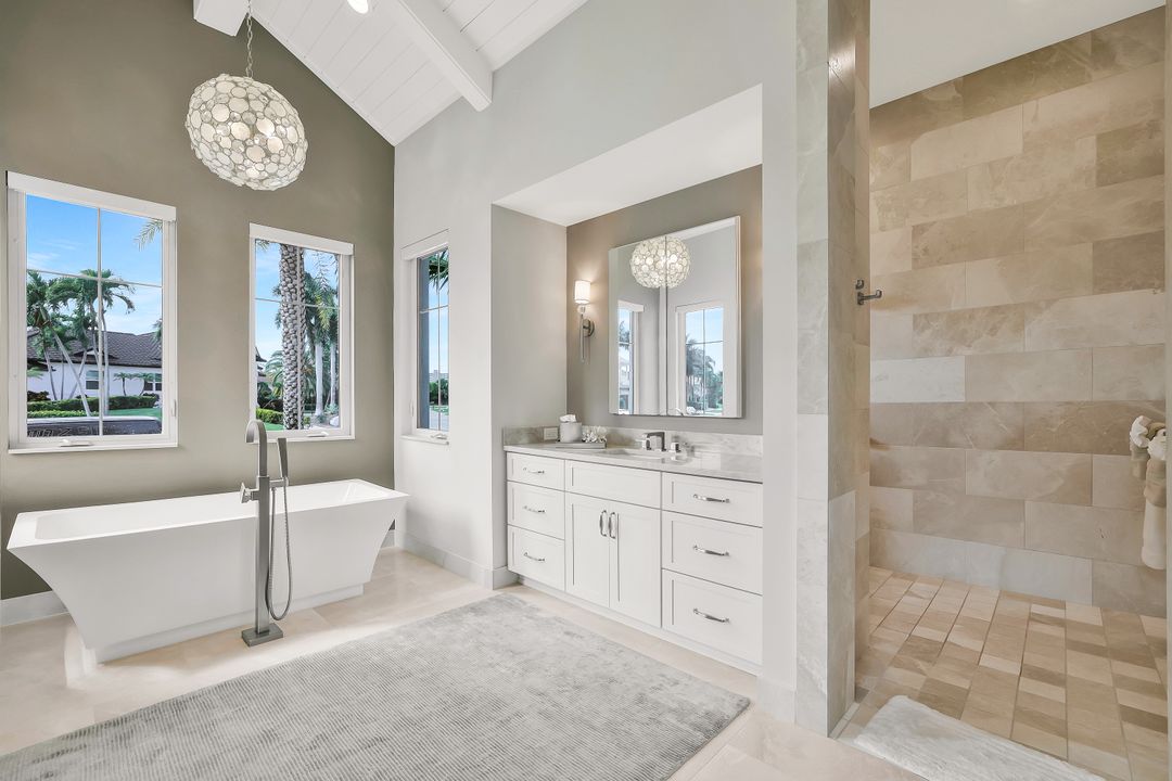 689 Pelican Ct, Marco Island, FL 34145