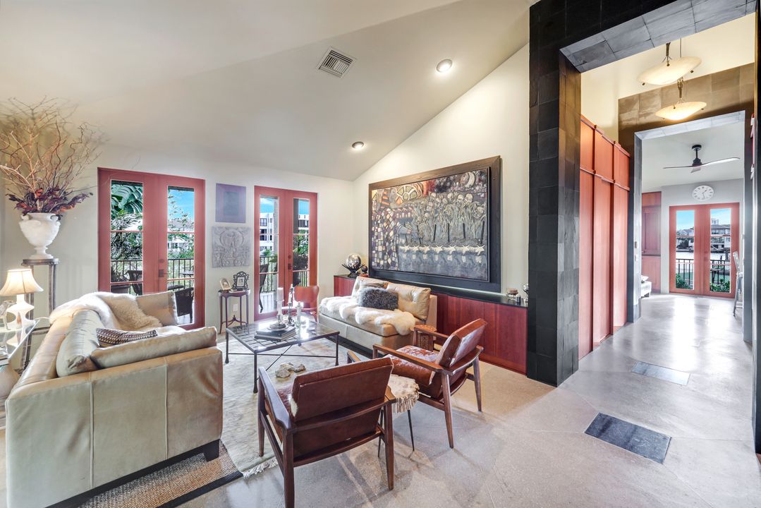 290 Channel Dr, Naples, FL 34108