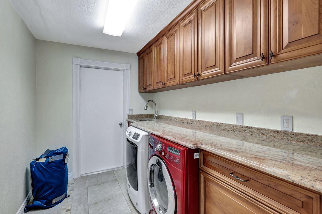5012 SW 8th Pl, Cape Coral, FL 33914
