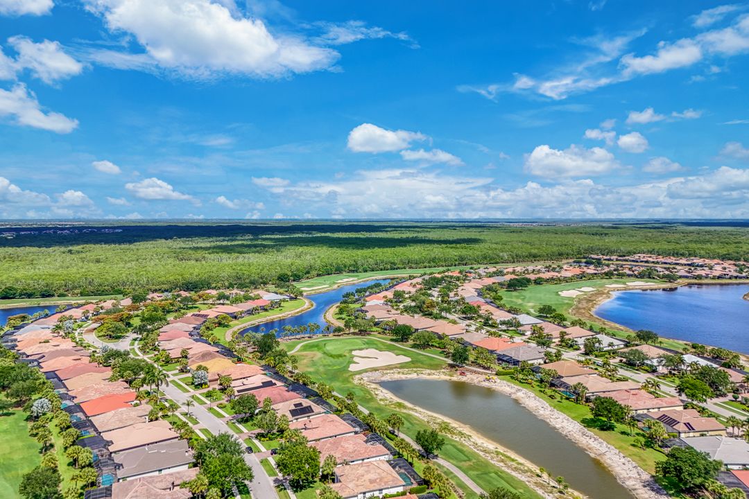 12118 Wicklow Ln, Naples, FL 34120