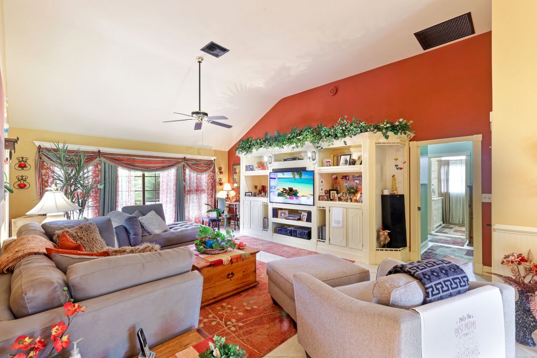 84 Valley Stream Ln, Naples, FL 34113