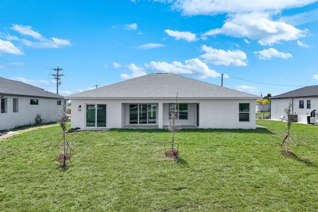 1517 NE 23rd St, Cape Coral, FL 33909