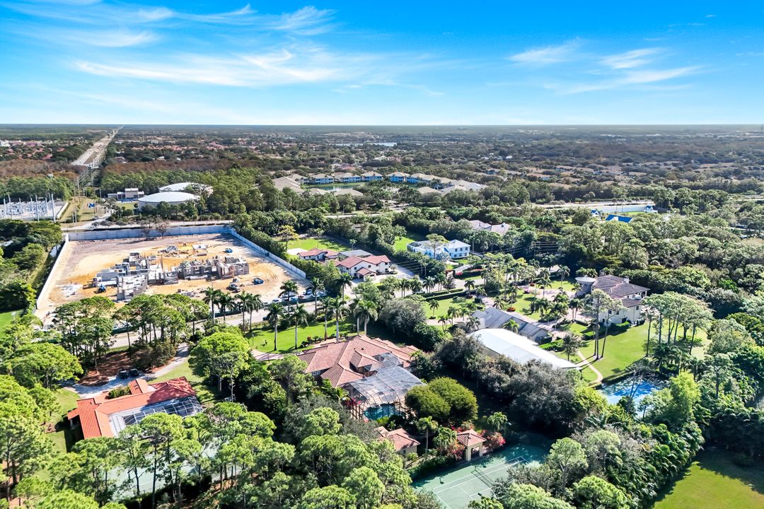 683 Hickory Rd, Naples, FL 34108