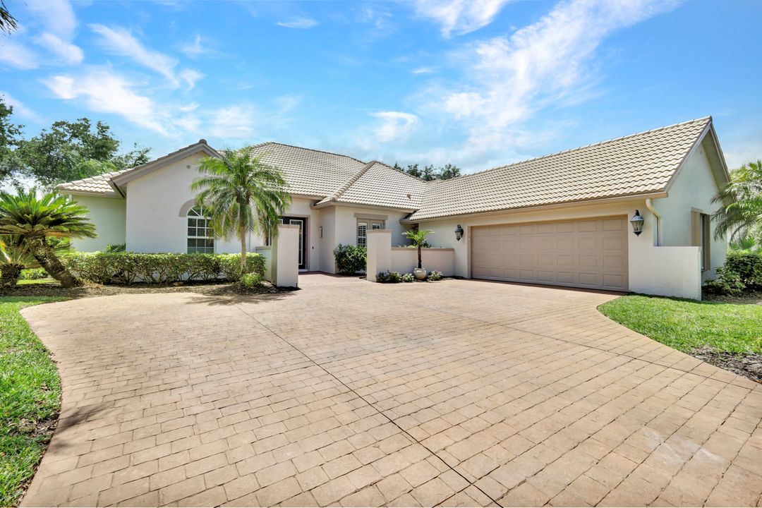 3441 Lakemont Dr, Bonita Springs, FL 34134