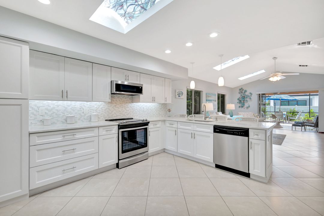 550 94th Ave N, Naples, FL 34108
