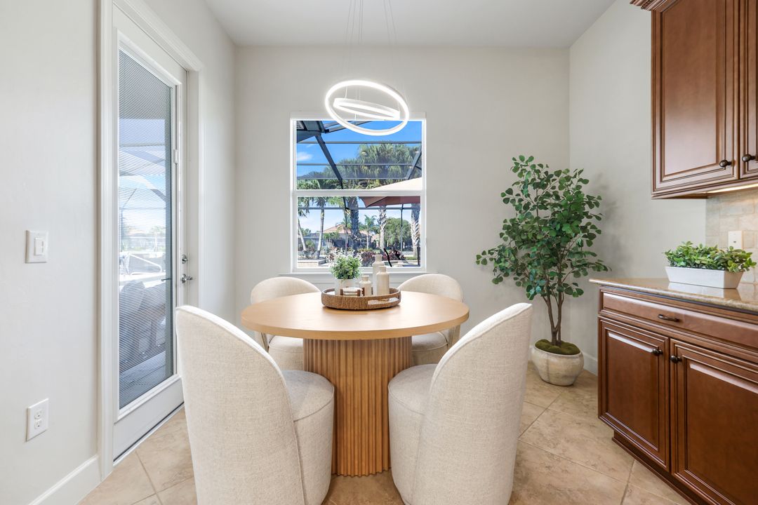 9103 Graphite Cir, Naples, FL 34120