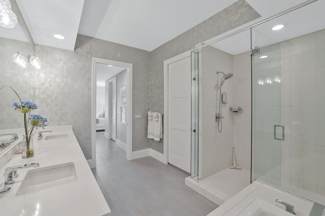 1035 3rd Ave S #402, Naples, FL 34102