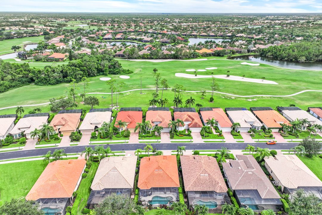 6053 Dogleg Dr, Naples, FL 34113