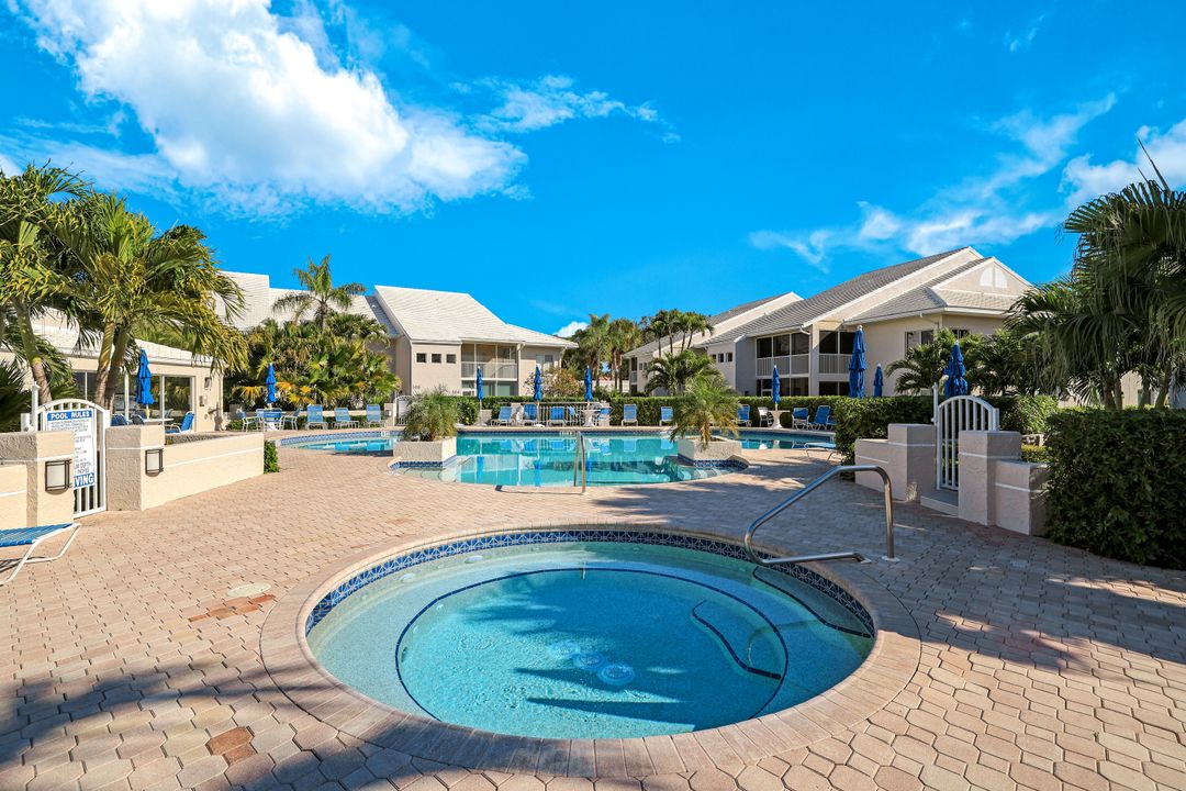 5801 Glencove Dr #503, Naples, FL 34108