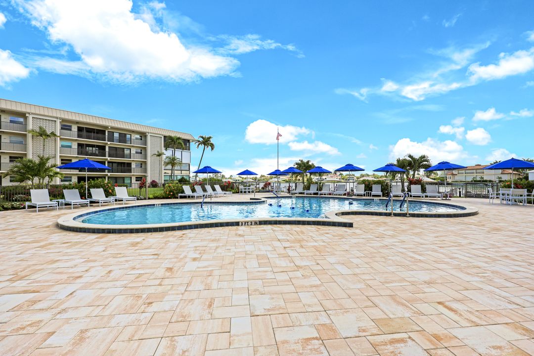 3200 Gulf Shore Blvd N #112, Naples, FL 34103