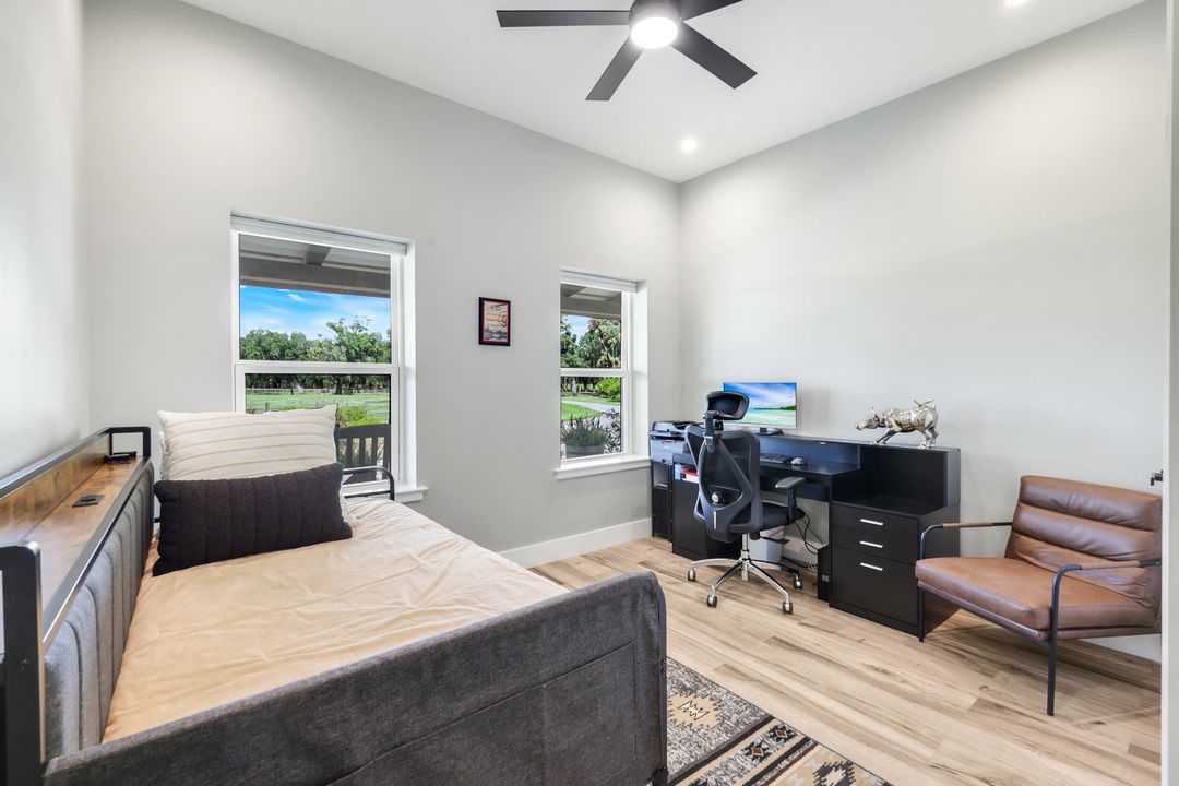 19080 Parkinson Rd, Alva, FL 33920