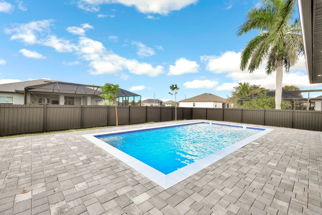 1020 NW 33rd Pl, Cape Coral, FL 33993