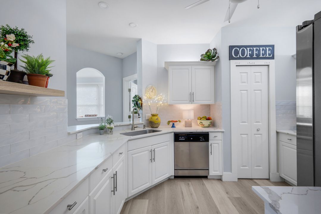 1335 Charleston Square Dr #6-101, Naples, FL 34110