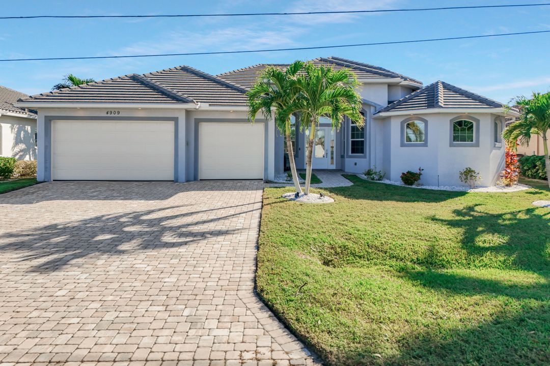 4909 Seville Ct, Cape Coral, FL 33904