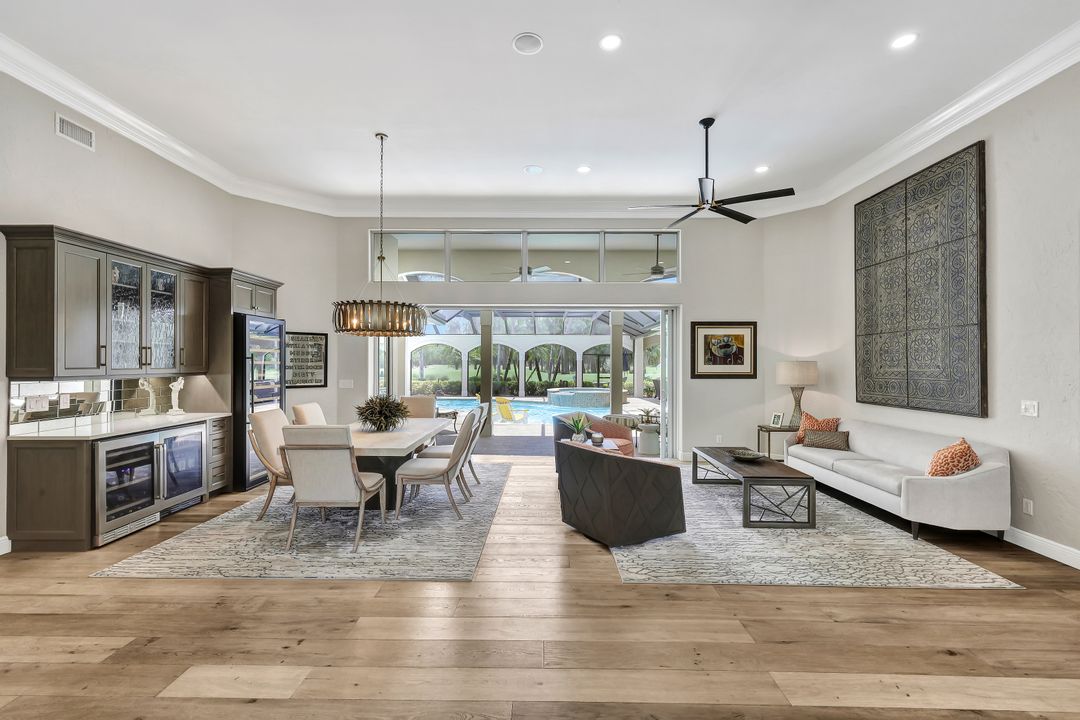 4624 Pond Apple Dr N, Naples, FL 34119