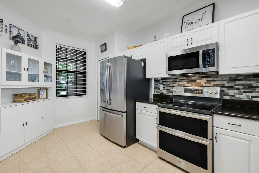 15239 Summit Pl Cir, Naples, FL 34119