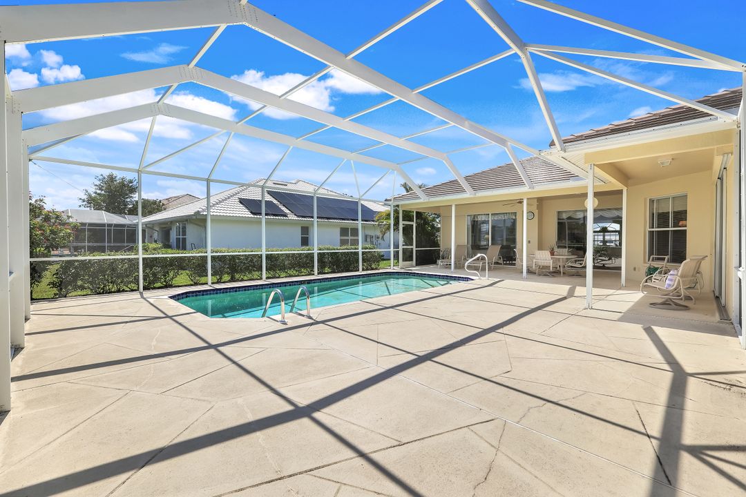 190 Palmetto Dunes Cir, Naples, FL 34113