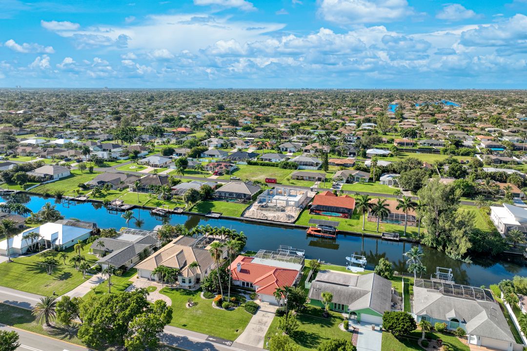 212 Kamal Pkwy, Cape Coral, FL 33904