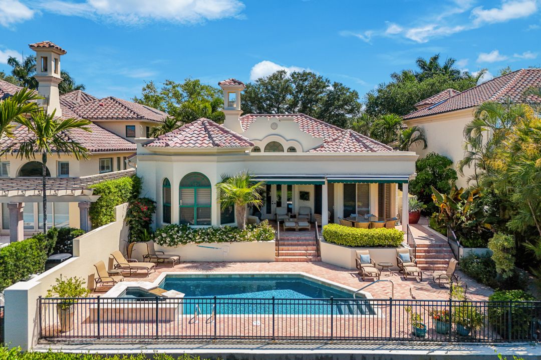 7913 Via Vecchia, Naples, FL 34108