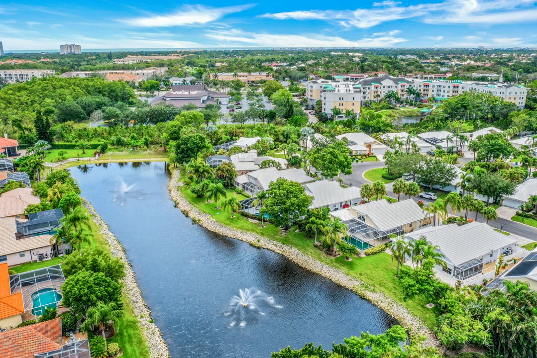 1343 Old Oak Ln, Naples, FL 34110