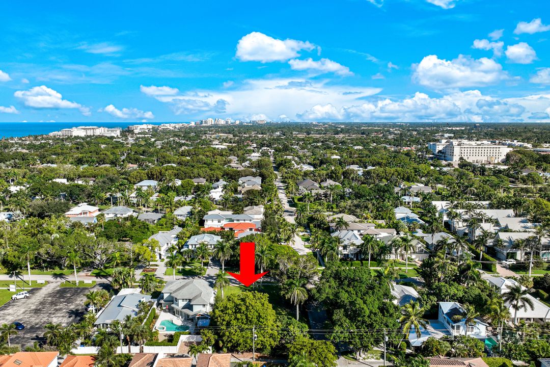 490 1st Ave S, Naples, FL 34102