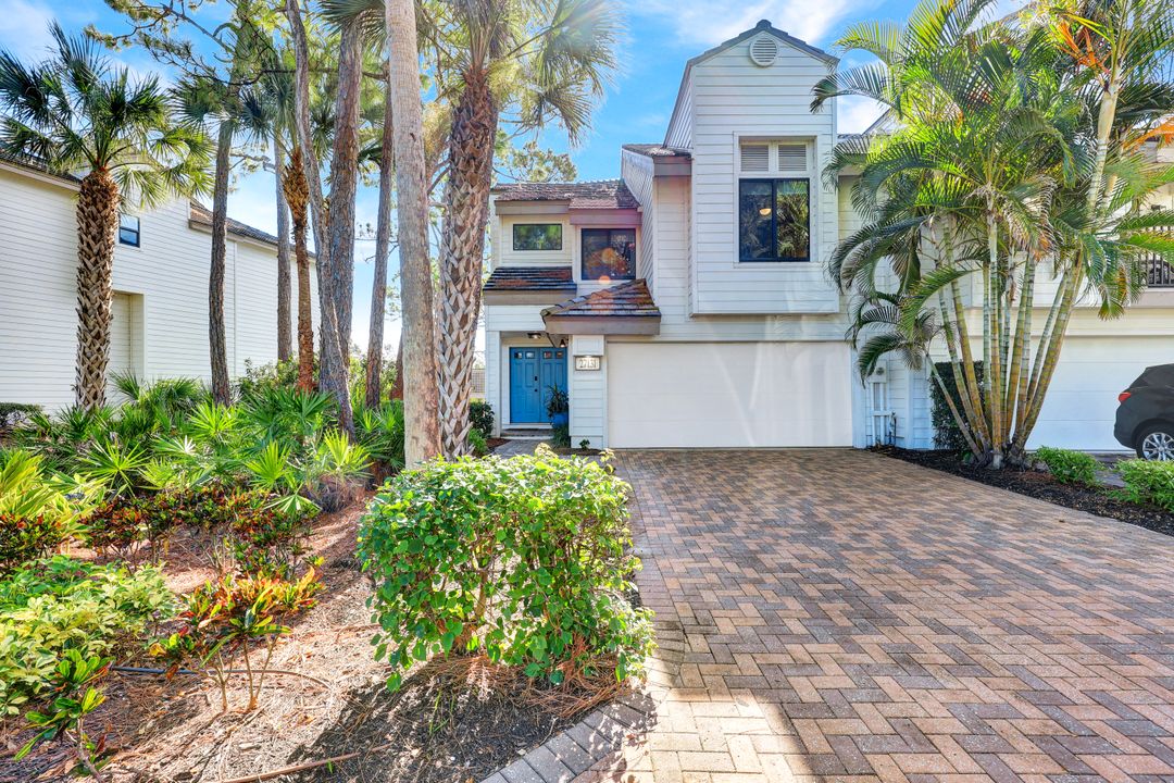 27131 Oakwood Lake Dr, Bonita Springs, FL 34134