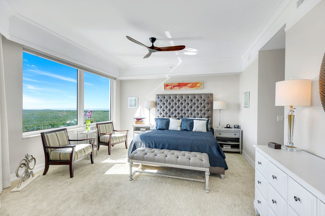 425 Dockside Dr #10, Naples, FL 34110