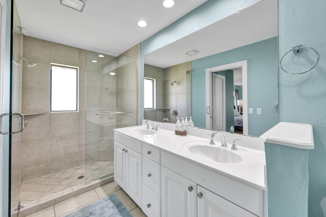 568 Elk Cir, Marco Island, FL 34145