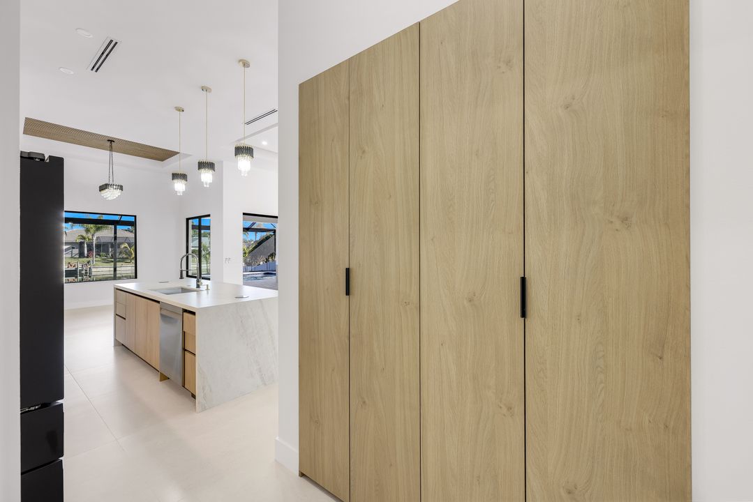 141 SE 21st St, Cape Coral, FL 33990