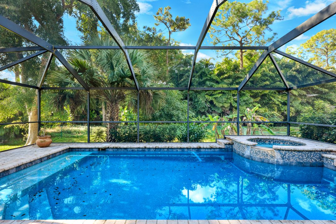 244 Channing Ct, Naples, FL 34110