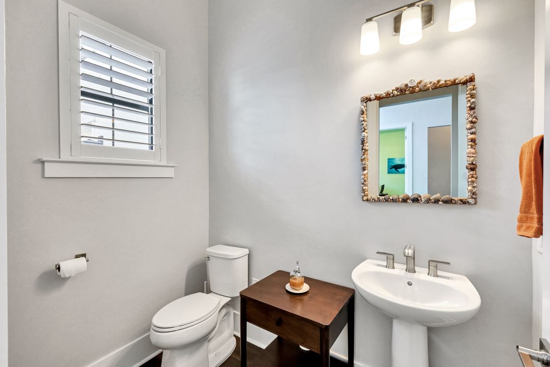 16249 Verilyn Cir, Naples, FL 34110