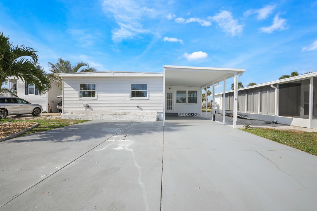 11340 Azalea Ln, Fort Myers Beach, FL 33931